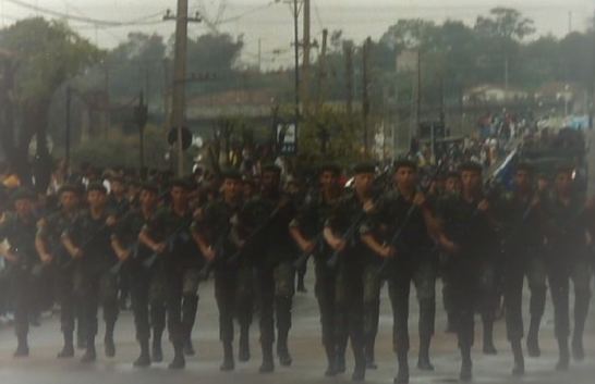 Setembro-de-1990-em-Louveira-marcha-do-exército-2